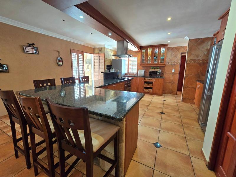 5 Bedroom Property for Sale in Golden Mile Western Cape